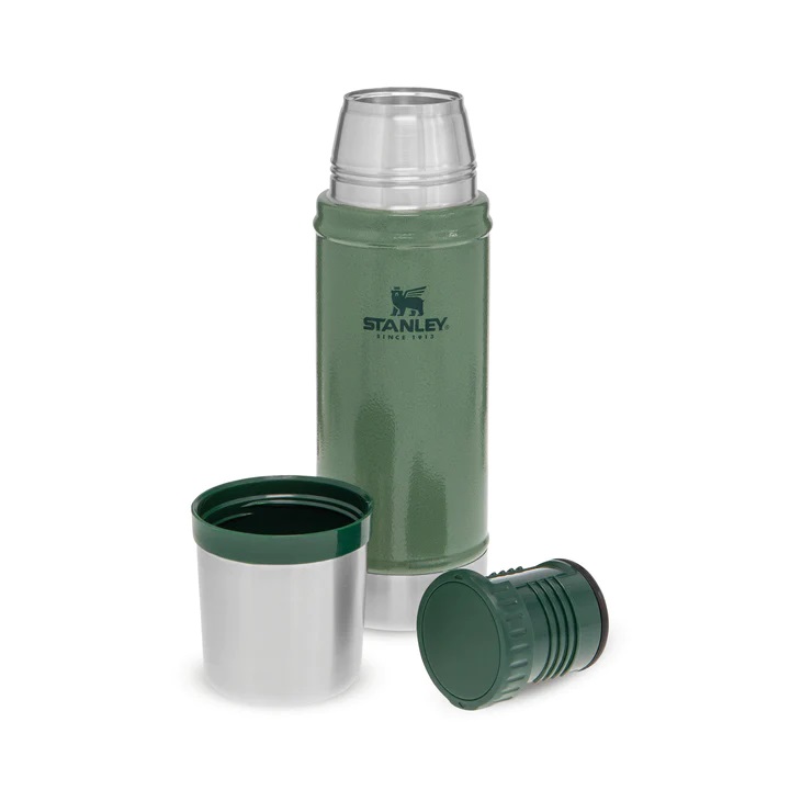 Stanley-TheLegendaryClassicBottle0-47L_16OZ-HammertoneGreen-4_720xpTl9y27bHDnO7